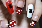 Mickey Mouse körmök lépésről lépésre