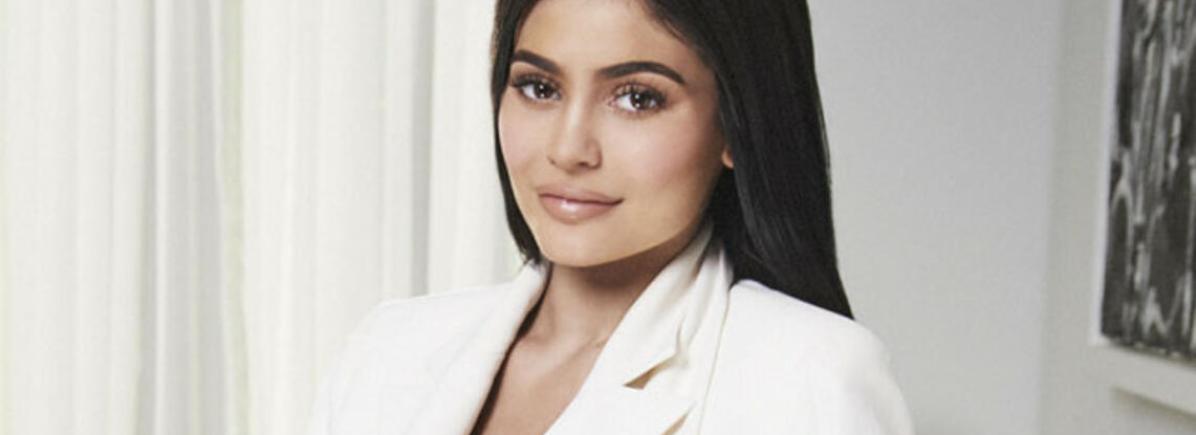 Hivatalos: megszületett Kylie Jenner kisbabája! 