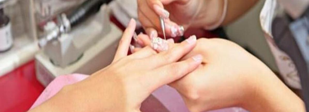 Körmös Ezekre mindenképp oda kell figyelned, ha körmöshöz mész!