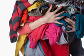 Mutatunk 10 helyzetet, amikor meg kell szabadulnod a régi ruháidtól! 
