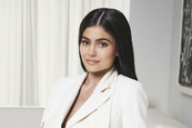 Hivatalos: megszületett Kylie Jenner kisbabája! 