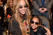 Beyoncé kislányának a táskája Nézd meg mennyibe kerül Beyoncé kislányának a táskája!