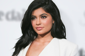 Nézd meg, hogy hogyan néz ki Kylie Jenner a szülés után 