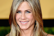 Jennifer Aniston szépségtrükk Ismerd meg te is a gyönyörű színésznő szépségtrükkjeit!