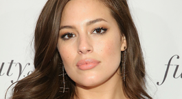 Ashley Graham új fotói neked is segítenek abban, hogy elfogadd a testedet Ashley Graham új fotói neked is segítenek abban, hogy elfogadd a testedet